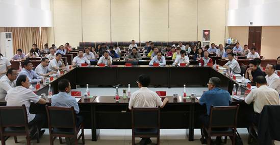 省國(guó)資委黨委副書記、副主任陳志忠 在青海物產(chǎn)集團(tuán)講專題黨課