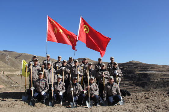 有一種奉獻(xiàn)叫“五四精神”，有一種擔(dān)當(dāng)叫“青年突擊隊(duì)”